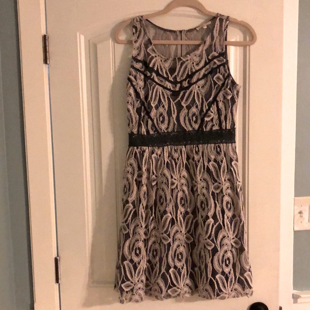Mystree - lace overlay dress